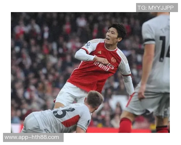 阿贾克斯高层称富安健洋具备顶级联赛实力队医已进行全面评估